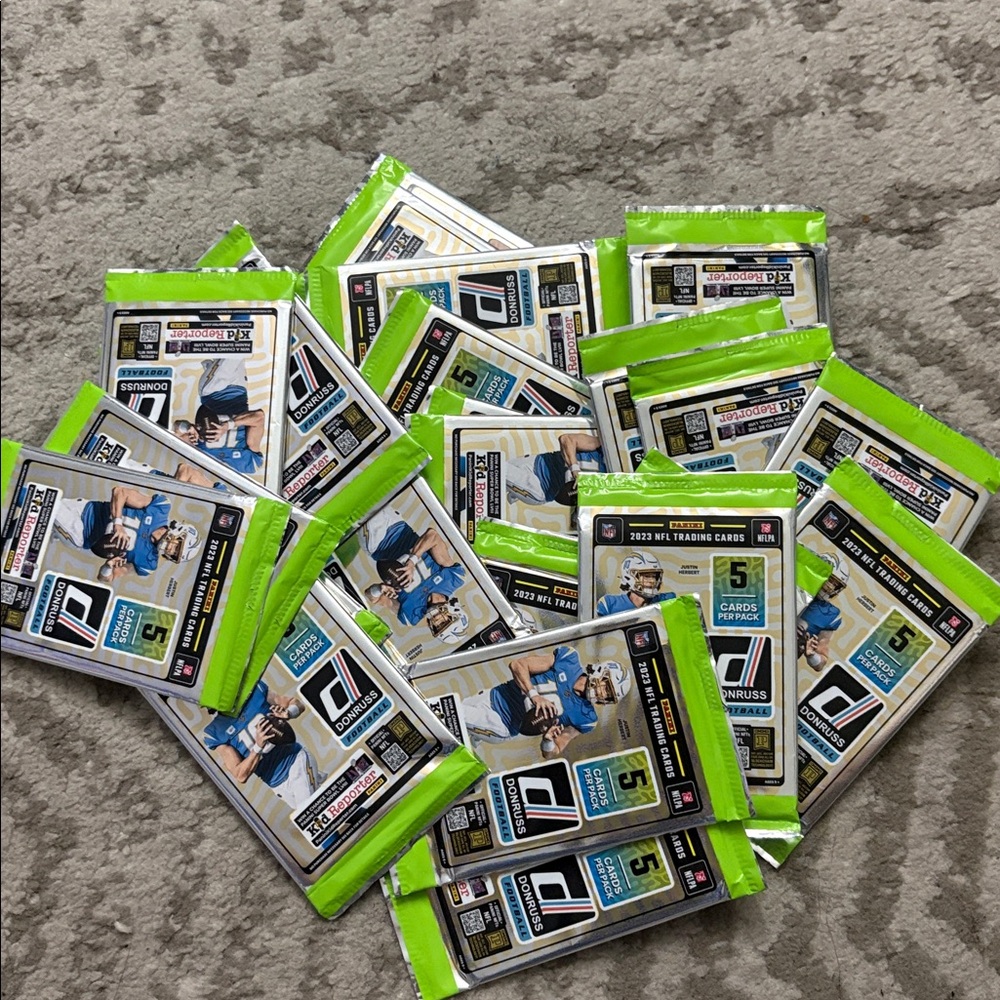 NFL Donruss Football Trading Cards Pack - Green and Black